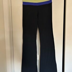 Lululemon Women's Wide Leg Yoga Pants Size 4